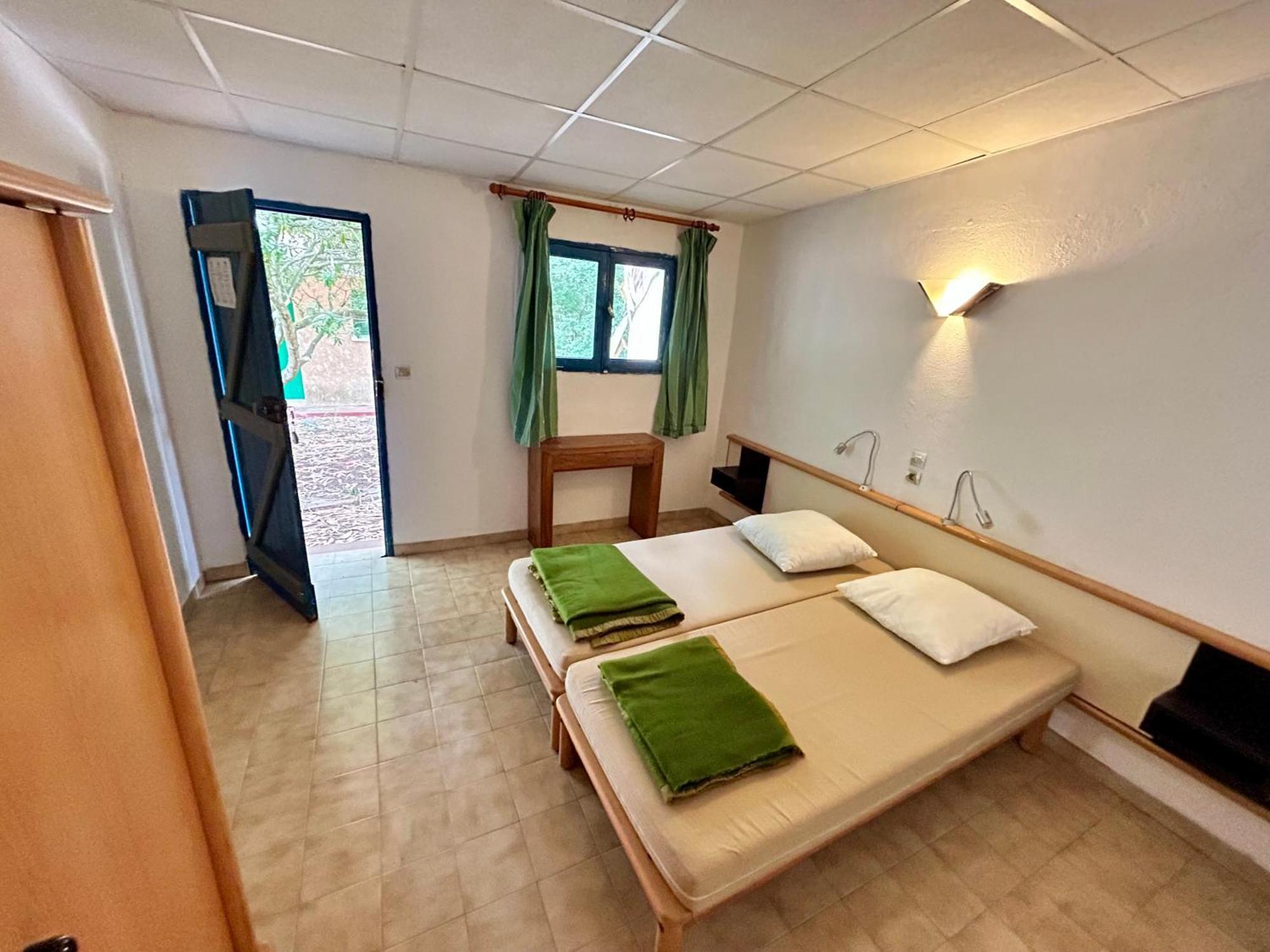 Playa Pachamama Hotel Hyeres Exterior photo