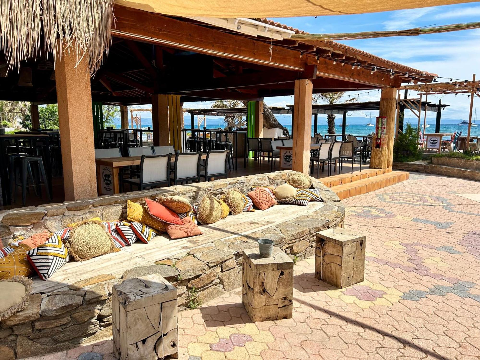 Playa Pachamama Hotel Hyeres Exterior photo
